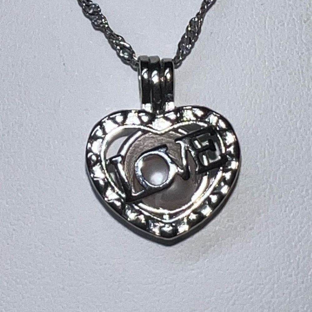 Vintage 18K Gold Plated Wish Oyster Pearl “Love” Heart Necklace - Picture 2 of 9